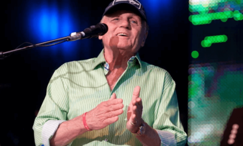 Bruce Johnston Net Worth